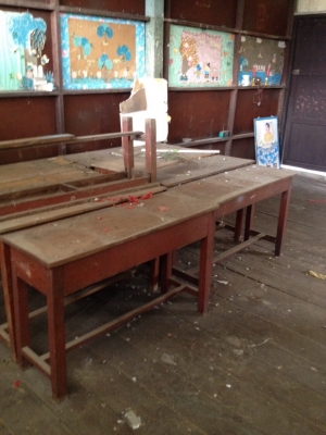 @@@  ขายโต๊ะนักเรียนตัวยาวรุ่นเก่าครับ @@@