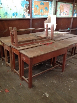 @@@  ขายโต๊ะนักเรียนตัวยาวรุ่นเก่าครับ @@@