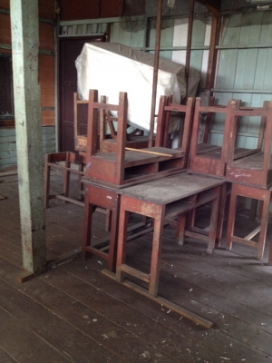 @@@  ขายโต๊ะนักเรียนตัวยาวรุ่นเก่าครับ @@@