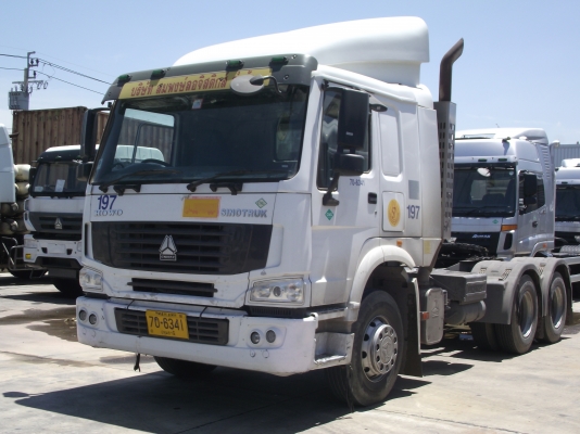 ต้องการซื้อหัวลาก Howo Sinotruk และหางก้างสั้น