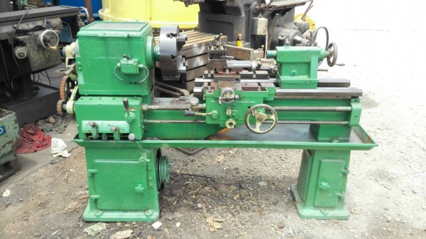 Sell> ขายเครื่องกลึง 4 ฟุต 2 เพลา เกียร์กระตุก สภาพสวย เหมาะสำหรับงานกลึงเล็กๆน้อยๆ หรือหัดกลึงงานทั่วไปครับ เดินออโต้ กลึงเกลียวได้ สภาพสวยครับ