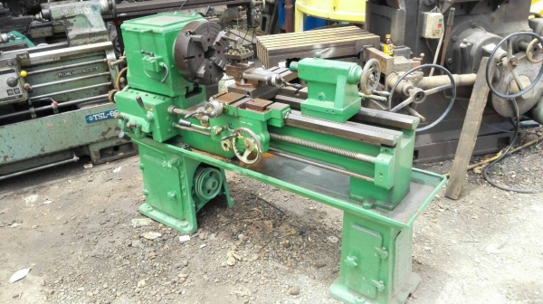 Sell> ขายเครื่องกลึง 4 ฟุต 2 เพลา เกียร์กระตุก สภาพสวย เหมาะสำหรับงานกลึงเล็กๆน้อยๆ หรือหัดกลึงงานทั่วไปครับ เดินออโต้ กลึงเกลียวได้ สภาพสวยครับ