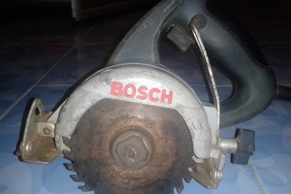 ขายเลื่อยวงเดือนตัดคอนกรีตและไม้ BOSCH ขนาด4 นิ้ว