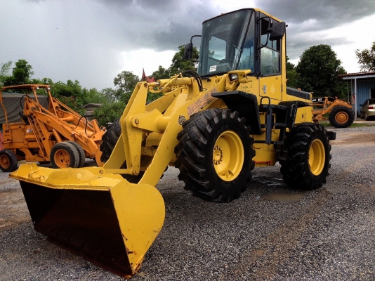 KOMATSU WA100-3 นำเข้าจากญี่ปุ่น โทร.090-986-2521 อ๊อบ