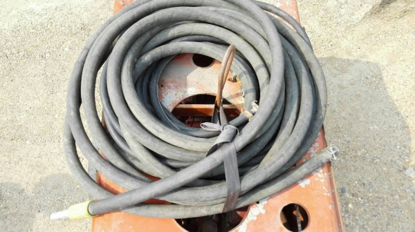 Sell> ขายเครื่องยิงทราย AIRMAN 175 มาพร้อมกับเครื่องดีเซล อีซูซุ 240 เดิมใช้ยิงทรายรถเกี่ยวข้าวครับ เครื่องใช้งานอยู่ เอาไปพร้อมใช้งานได้ทันทีครับ