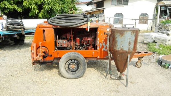 Sell> ขายเครื่องยิงทราย AIRMAN 175 มาพร้อมกับเครื่องดีเซล อีซูซุ 240 เดิมใช้ยิงทรายรถเกี่ยวข้าวครับ เครื่องใช้งานอยู่ เอาไปพร้อมใช้งานได้ทันทีครับ