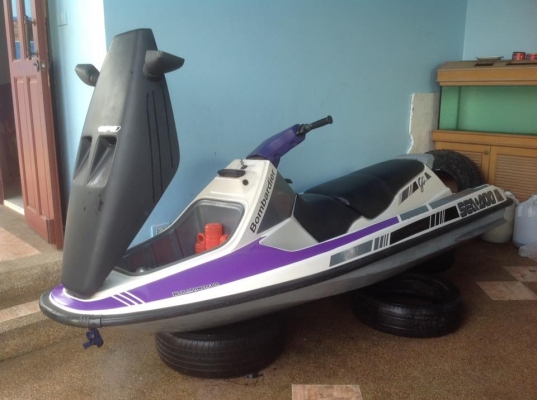 ขายSeadoo580 มีถอยหลัง  สภาพใหม่ๆ ใช้อีกยาวๆ รับประกันเครื่องให้ครับ มีคลิ