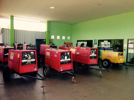 (โล๊ะ) ขายเครื่องเชื่อมสนาม lincoln 400as 28 เครื่อง ขายเหมาทั้งหมด 600000 บาทครับ