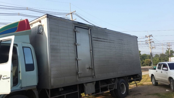 ขายตู้สามบาน 7.2 เมตร