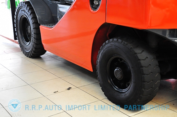 ขายรถโฟล์คลิฟท์มือสอง TOYOTA รุ่น 8FG20 ราคา xxx,xxx บาท นำเข้าจากประเทศญี่ปุ่น 100\% ไม่เคยใช้งานในไทย