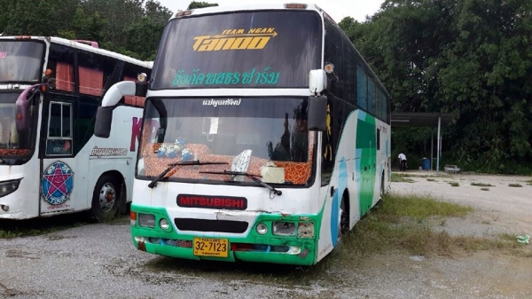 บัส6ล้อ isuzu