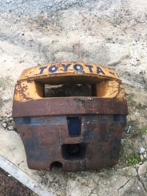 ขายเวท (ตูด) รถยกโฟร์คลิฟท์ยี่ห้อtoyota รุ่น7 2.5ตัน