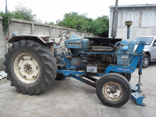 รถไถ Ford 6600