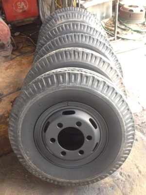 ขายยาง6ล้อ6รู6เส้น 7.50-16 สภาพสวยเลยครับ ขายถูก 17000 บาท