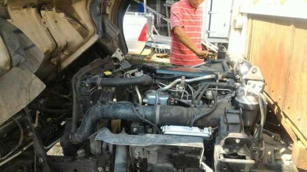 หกล้อ อีซูซุ NPR150ปี52ยาว5ม สภาพดีสวยบางเดิมพร้อมใช้ ทะเบียนพร้อมโอน ราคา 675,000บ ราคาตัดพ่อค้าเลย ครับ