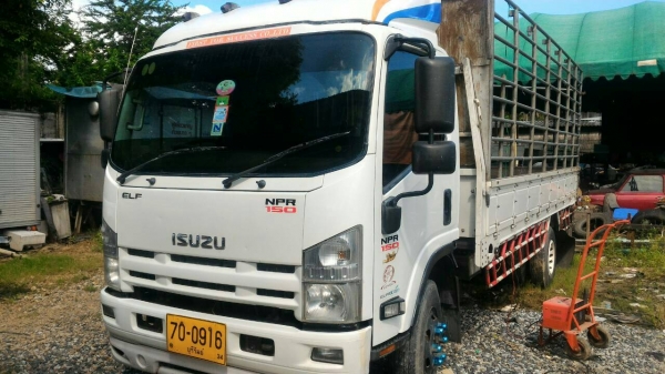 หกล้อ อีซูซุ NPR150ปี52ยาว5ม สภาพดีสวยบางเดิมพร้อมใช้ ทะเบียนพร้อมโอน ราคา 675,000บ ราคาตัดพ่อค้าเลย ครับ