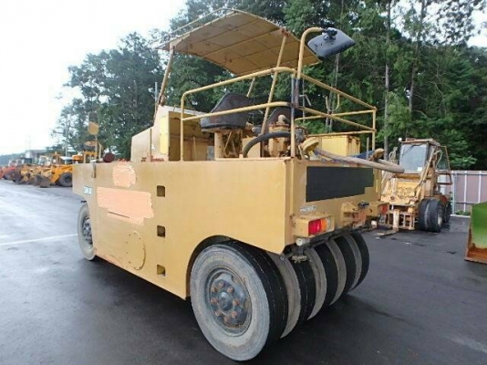 ขายรถบดTS150 เก่านอกพร้อมใช้งานยังไม่เคยใช้งายในเมีองไทย ติดต่อคุณอ๊อฟ พิจิตร 086-737-9991