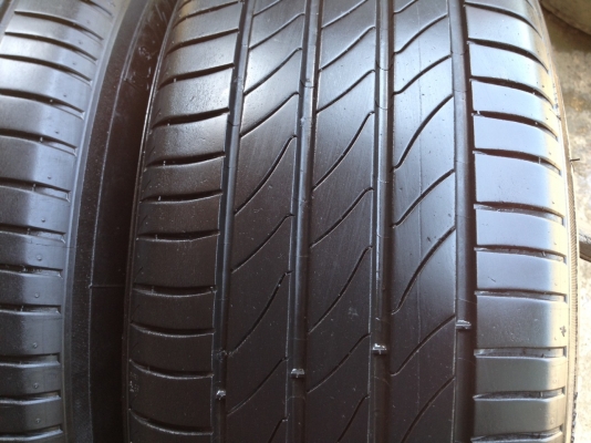 ยางมิชลิน205 55R16ปีสวยดอกเยอะไม่มีปะ ยางมิชลิน205 55R16ปีสวยดอกเยอะไม่มีปะ