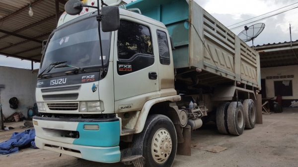 รถอีซุซุ 10 ล้อดั้ม FXZ 270 แรงม้า ปี 48.  ( ขายแม่ , ลูก. )    สนใจติดต่อ  081 - 6079515