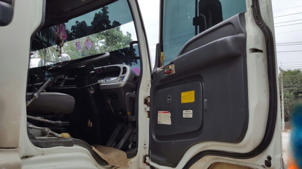 รถอีซุซุ 10 ล้อดั้ม FXZ 270 แรงม้า ปี 48.  ( ขายแม่ , ลูก. )    สนใจติดต่อ  081 - 6079515