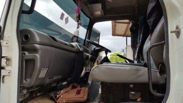 รถอีซุซุ 10 ล้อดั้ม FXZ 270 แรงม้า ปี 48.  ( ขายแม่ , ลูก. )    สนใจติดต่อ  081 - 6079515