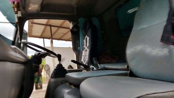 รถอีซุซุ 10 ล้อดั้ม FXZ 270 แรงม้า ปี 48.  ( ขายแม่ , ลูก. )    สนใจติดต่อ  081 - 6079515