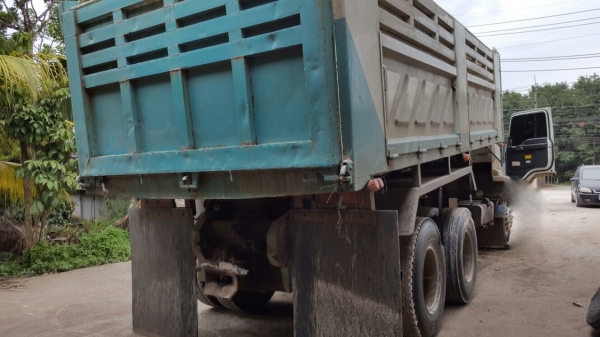 รถอีซุซุ 10 ล้อดั้ม FXZ 270 แรงม้า ปี 48.  ( ขายแม่ , ลูก. )    สนใจติดต่อ  081 - 6079515