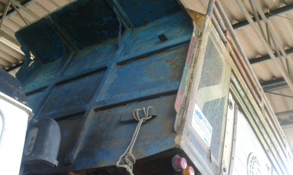 รถมิตซู 10 ล้อดั้ม FN527 / 190 แรงม้า.    สนใจติดต่อ  081 - 6079515