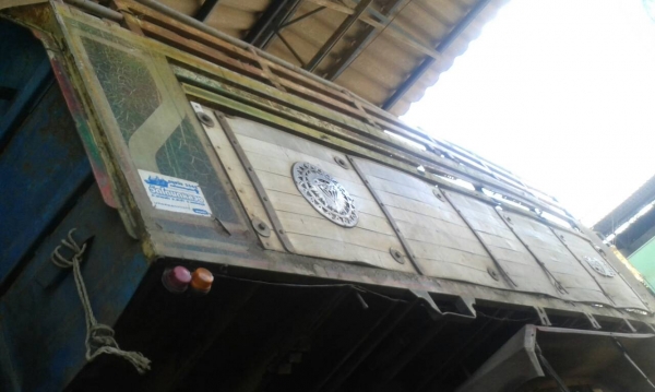 รถมิตซู 10 ล้อดั้ม FN527 / 190 แรงม้า.    สนใจติดต่อ  081 - 6079515