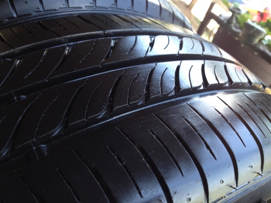 ยางDUNLOP 205 55R16ปี2014สวยถูกคุ้ม ยางDUNLOP 205 55R16ปี2014สวยถูกคุ้ม