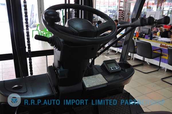 ขายรถโฟล์คลิฟท์มือสอง TOYOTA รุ่น 8FD30 ราคา 590,000 บาท นำเข้าจากประเทศญี่ปุ่น 100\% ไม่เคยใช้งานในไทย