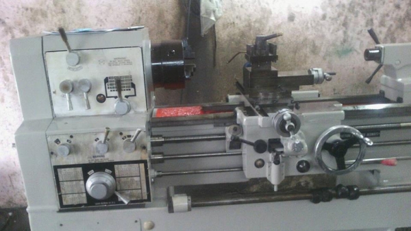 ขายครับขายเครื่องกลึงจีน ขนาด 5 ฟุต รุ่น 400 &times; 750 นิ้ว - มิล ในตัว สาดสีใหม่ สภาพสวย พร้อมใช้ 135000 บาท 0814583376 เอก ปทุม