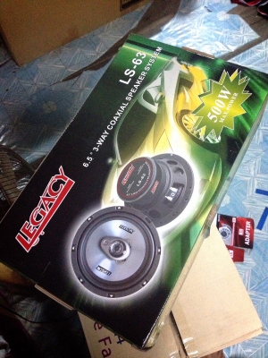 ขายลำโพง ยี่ห้อ Legacy ขนาด 6.5 " ขายลำโพง ยี่ห้อ Legacy ขนาด 6.5 "