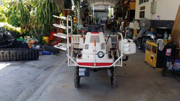 รถดำนานั่งขับ MITSUBISHI  รุ่น MPR4H เก่าญี่ปุ่น  ดำนา 4 แถว พร้อมกล่องหยอดปุ๋ยน้ำด้านข้าง