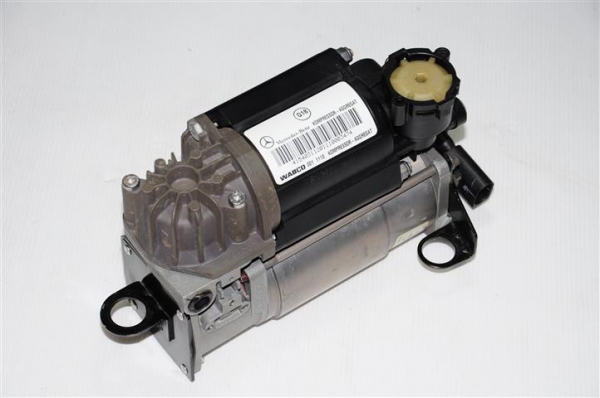 ขายปั๊มลมติดในรถ Benz  ยี่ห้อ WABCO ใช้ไฟ12V สภาพสวยใช้งานได้ปกติครับ