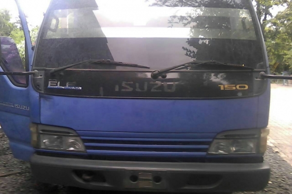 รถอีซูซุ 6 ล้อดั้ม NQR 150 แรงม้า. ปี 48    สนใจติดต่อ  081 - 6079515