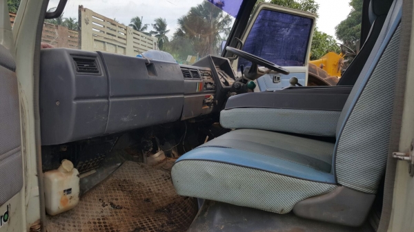 รถฮีโน่ 6 ล้อดั้ม FC2W  120 แรงม้า. ปี 37    สนใจติดต่อ  081 - 6079515