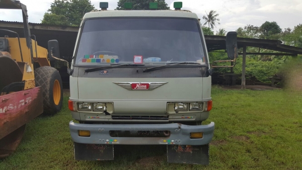 รถฮีโน่ 6 ล้อดั้ม FC2W  120 แรงม้า. ปี 37    สนใจติดต่อ  081 - 6079515