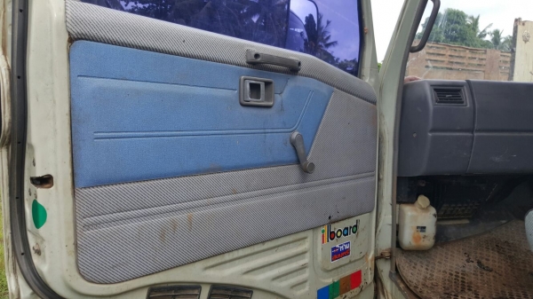 รถฮีโน่ 6 ล้อดั้ม FC2W  120 แรงม้า. ปี 37    สนใจติดต่อ  081 - 6079515