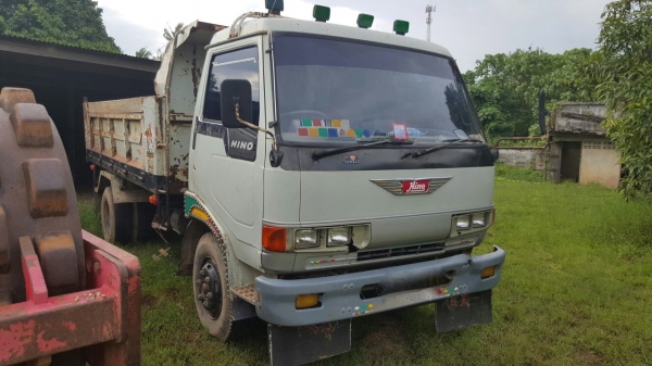 รถฮีโน่ 6 ล้อดั้ม FC2W  120 แรงม้า. ปี 37    สนใจติดต่อ  081 - 6079515