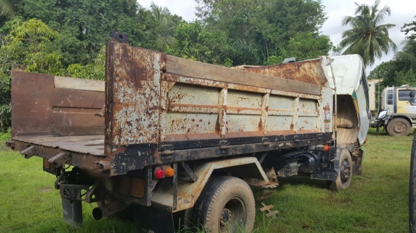 รถฮีโน่ 6 ล้อดั้ม FC2W  120 แรงม้า. ปี 37    สนใจติดต่อ  081 - 6079515