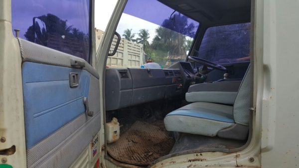 รถฮีโน่ 6 ล้อดั้ม FC2W  120 แรงม้า. ปี 37    สนใจติดต่อ  081 - 6079515