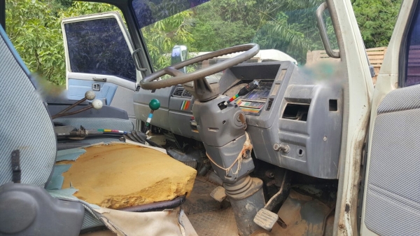 รถฮีโน่ 6 ล้อดั้ม FC2W  120 แรงม้า. ปี 37    สนใจติดต่อ  081 - 6079515