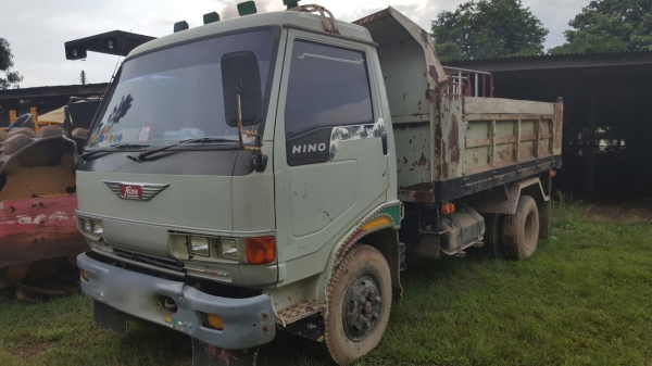 รถฮีโน่ 6 ล้อดั้ม FC2W  120 แรงม้า. ปี 37    สนใจติดต่อ  081 - 6079515