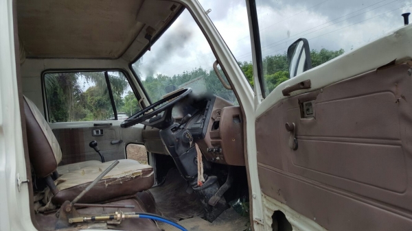 รถฮีโน่ 6 ล้อดั้ม KM777 / 117 แรงม้า.   สนใจติดต่อ  081 - 6079515