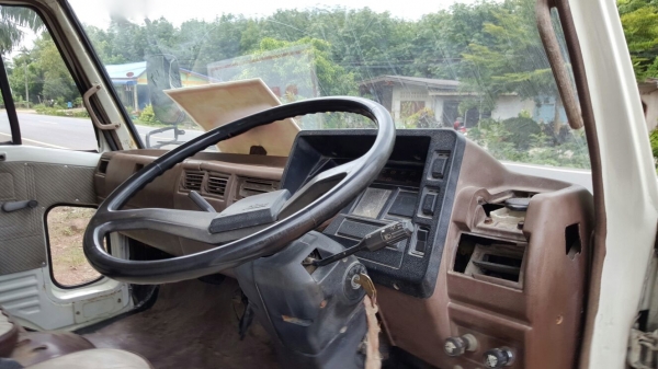 รถฮีโน่ 6 ล้อดั้ม KM777 / 117 แรงม้า.   สนใจติดต่อ  081 - 6079515