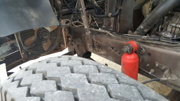 รถฮีโน่ 6 ล้อ ตู้แห้ง FF 195 แรงม้า. ปี 39    สนใจติดต่อ  081 - 6079515