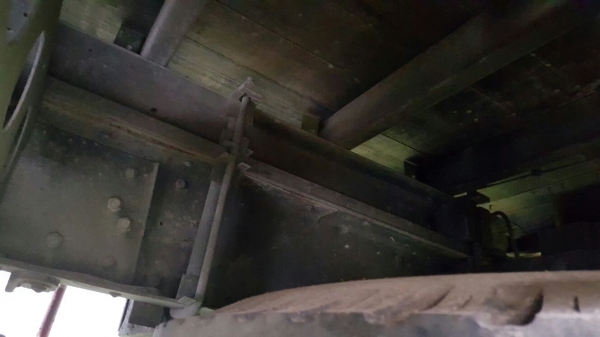 รถฮีโน่ 6 ล้อ ตู้แห้ง FF 195 แรงม้า. ปี 39    สนใจติดต่อ  081 - 6079515