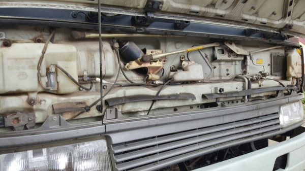 รถฮีโน่ 6 ล้อ ตู้แห้ง FF 195 แรงม้า. ปี 39    สนใจติดต่อ  081 - 6079515