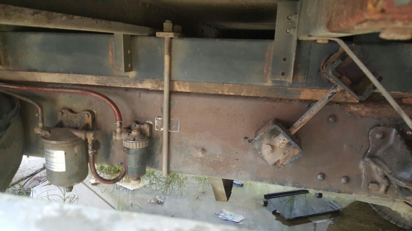 รถฮีโน่ 6 ล้อ ตู้แห้ง FF 195 แรงม้า. ปี 39    สนใจติดต่อ  081 - 6079515